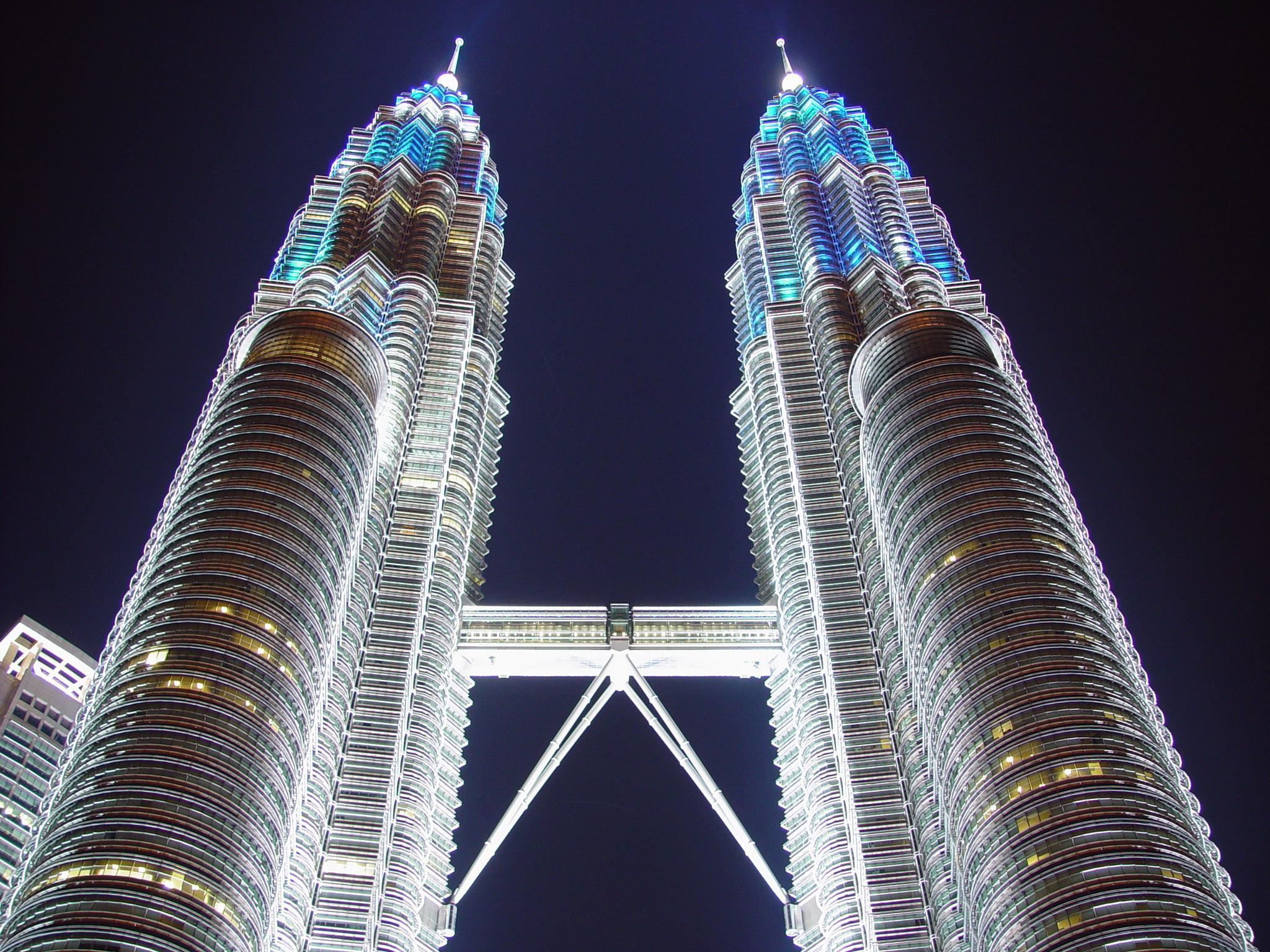 2048x1536 Petronas Twin Towers Malaysia wallpaper | nature and landscape | Wallpaper Better