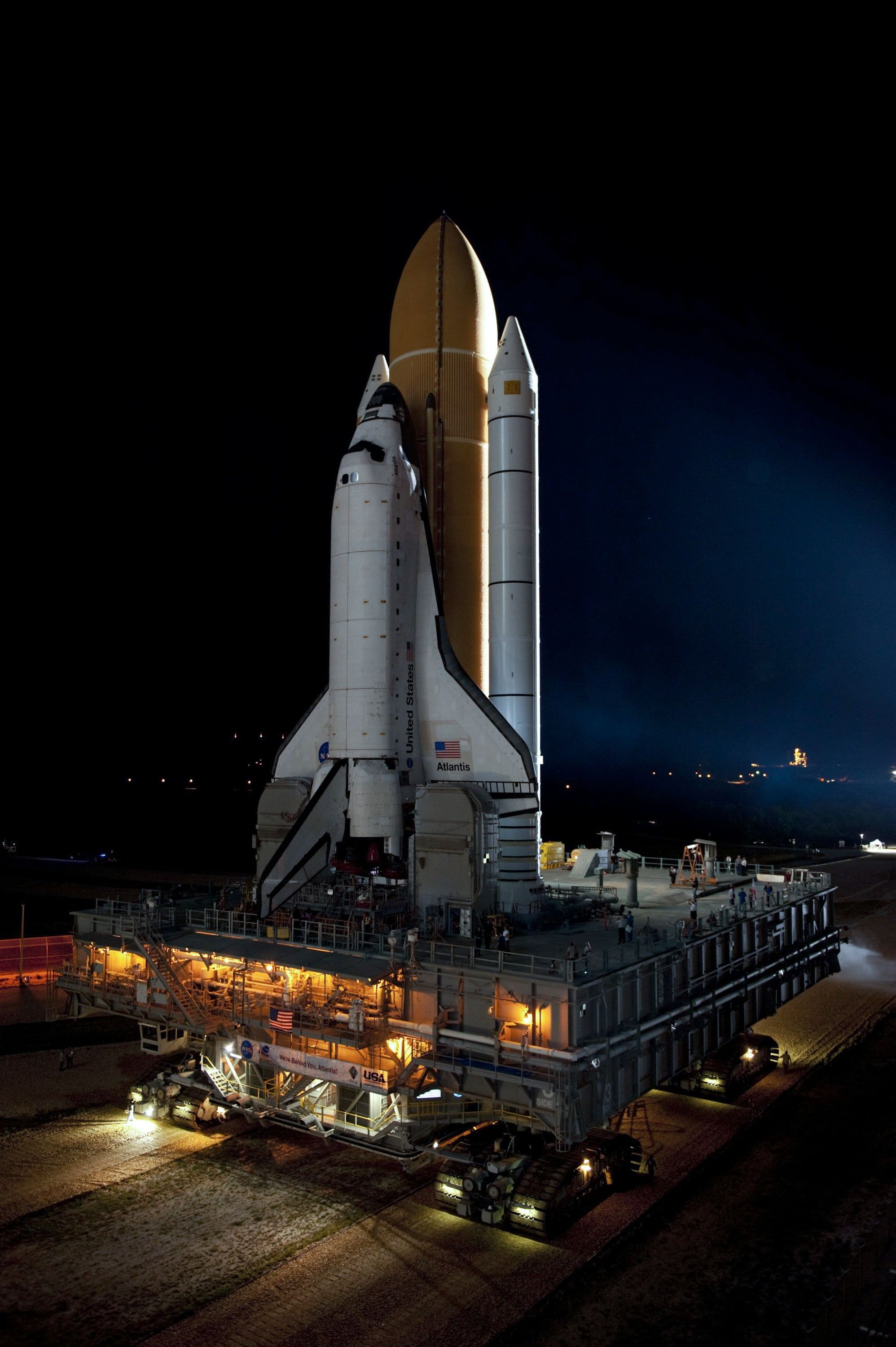 1996x3000 Nasa space shuttle atlantis wallpaper | Voyage dans l'espace, Navette spatiale, Espace univers