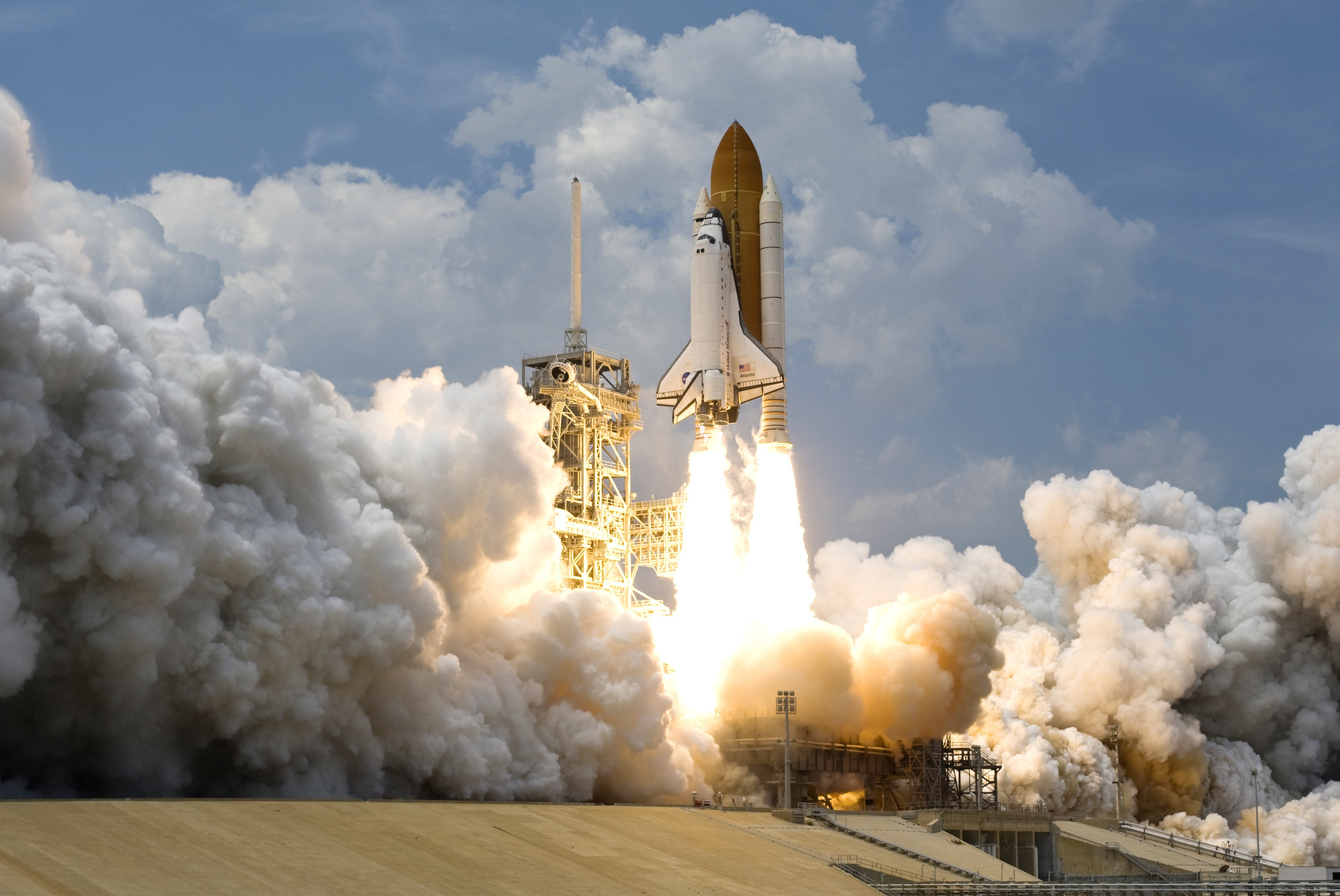 3000x2007 Shuttle Photos, Download Free Shuttle Stock Photos \u0026 HD Images