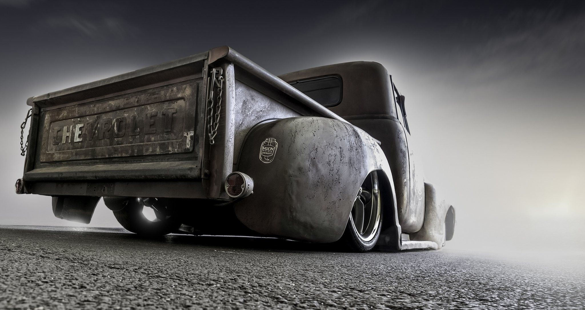 2048x1088 Classic Truck Wallpapers