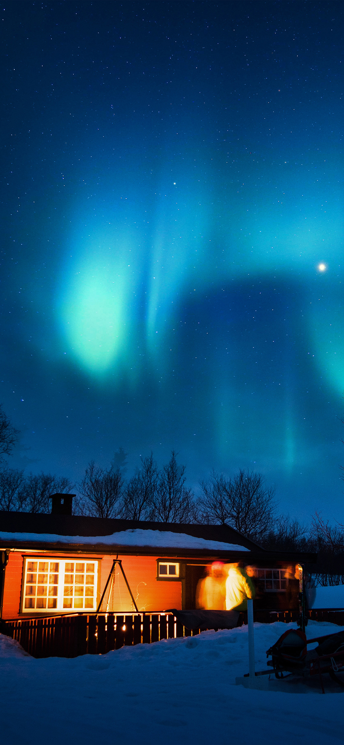 1125x2436 | iPhone11 wallpaper | nl51-aurora-canada-house-night- winter-mountain-sky