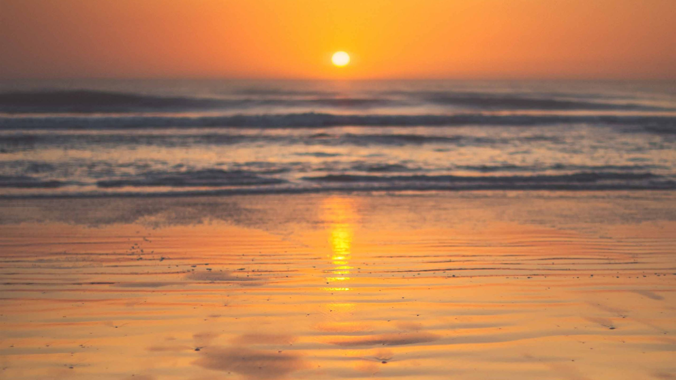 2560x1440 Beautiful Sunrise Beach MacBook Air Wallpaper Download