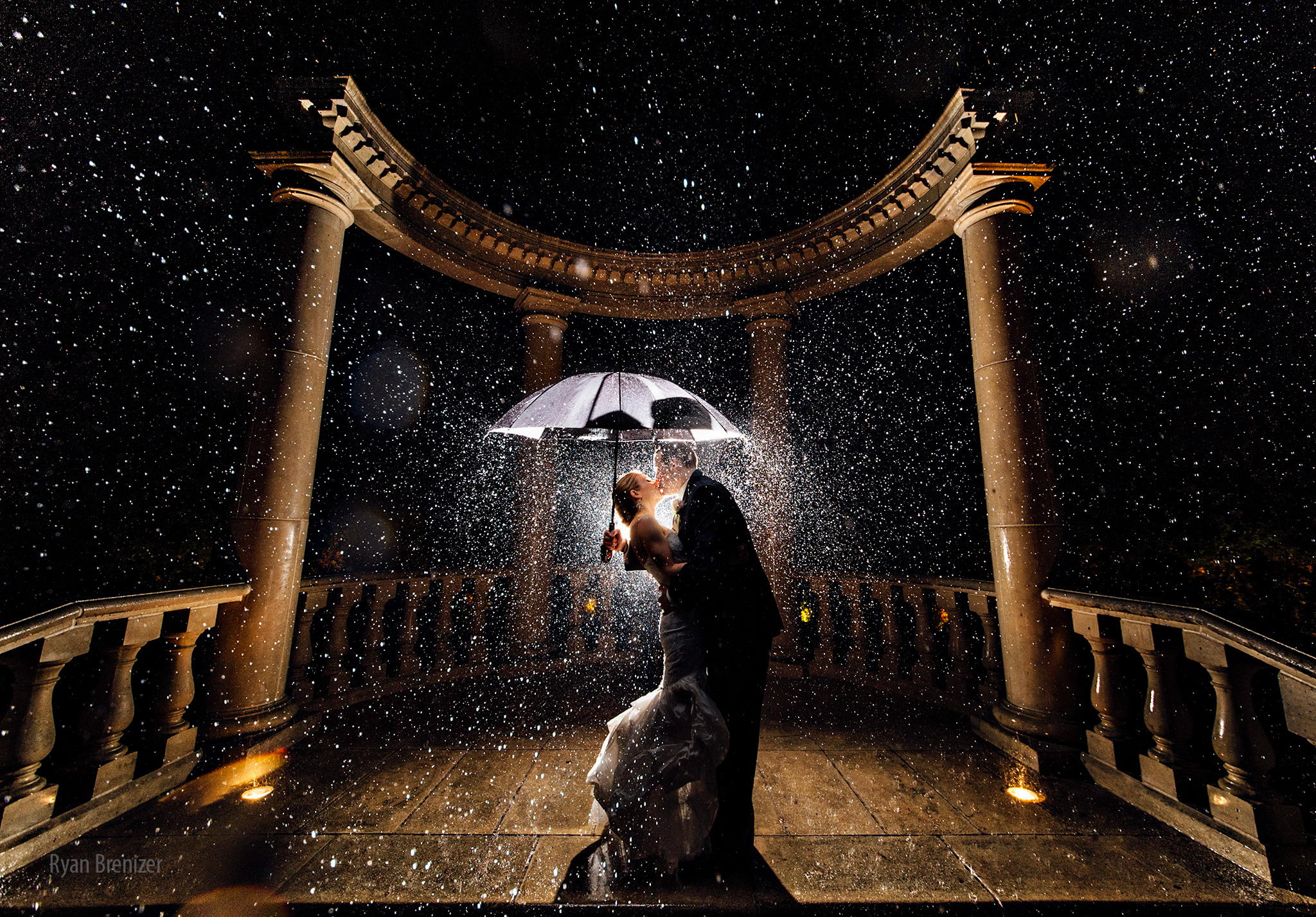 2048x1427 30 Romantic Rainy Wedding Day Photos 500px