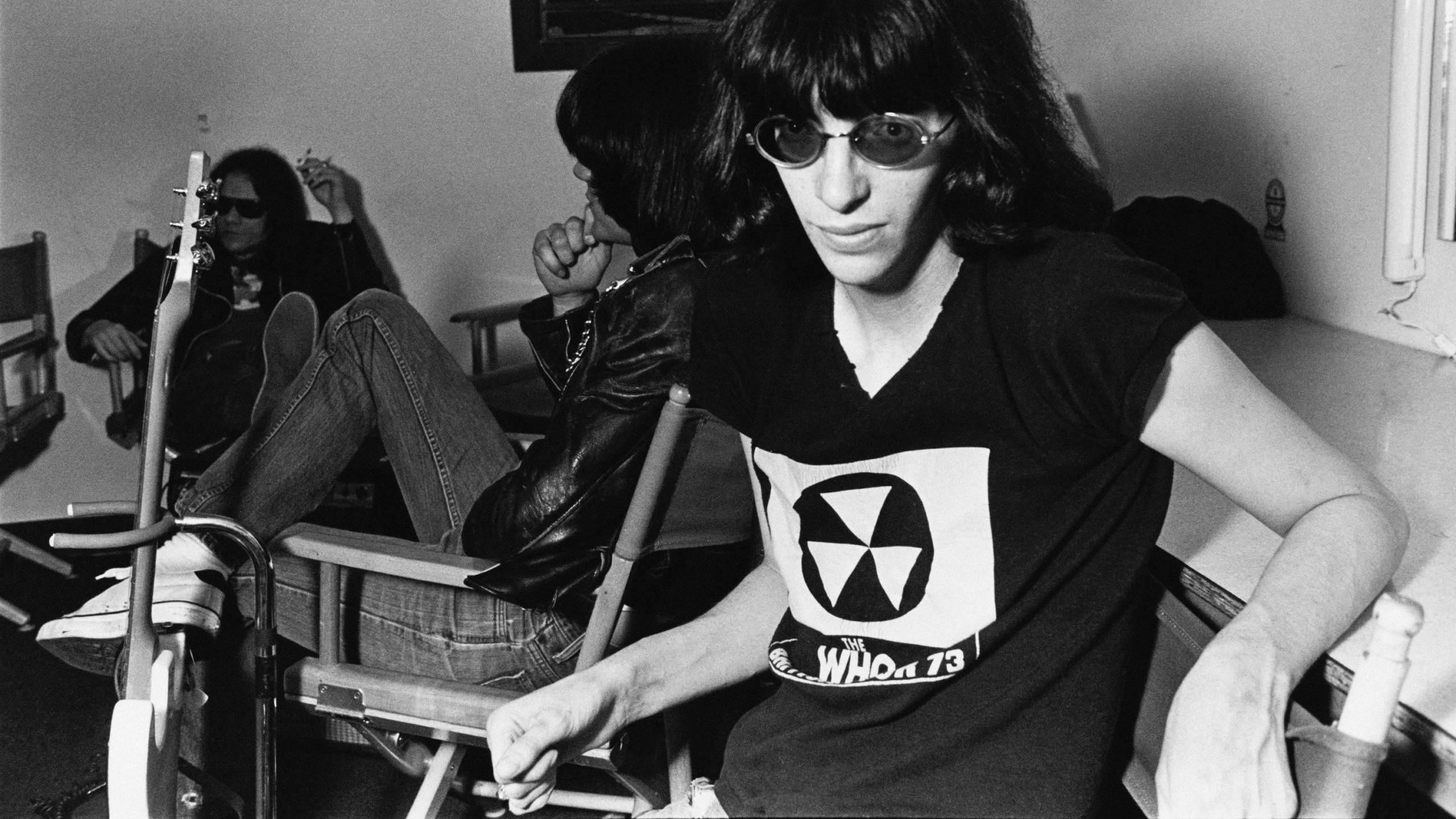 2560x1440 Ramones: Neues Netflix-Biopic &acirc;&#128;&#158;I Slept With Joey Ramone&acirc;&#128;&#156; Musikexpress