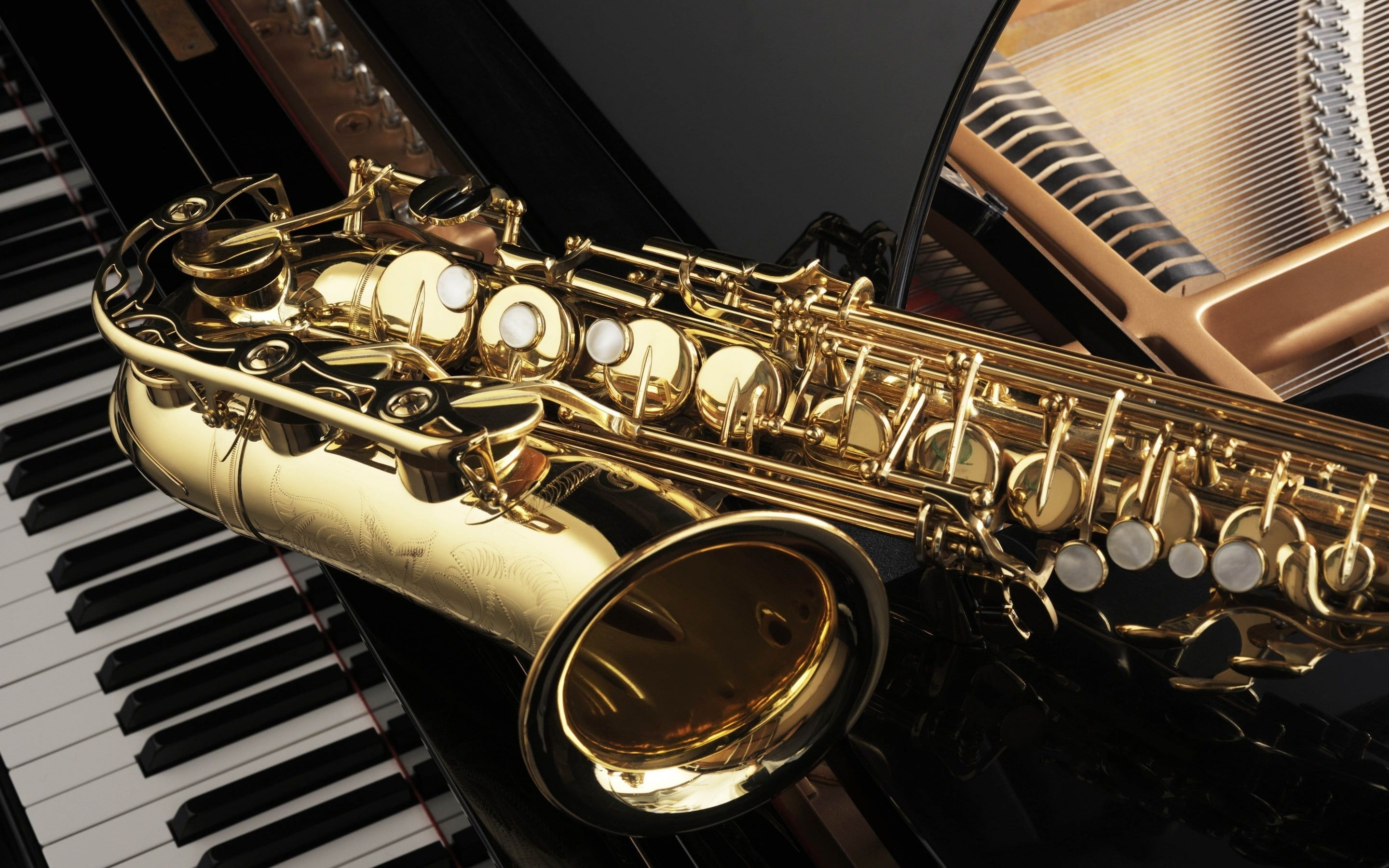 2880x1800 Saxophone and Piano, brass saxophone #saxophone #piano musical instruments #music #2K #wallpaper #hdwallpaper #desktop | Saxophone, Musicals, Music lessons