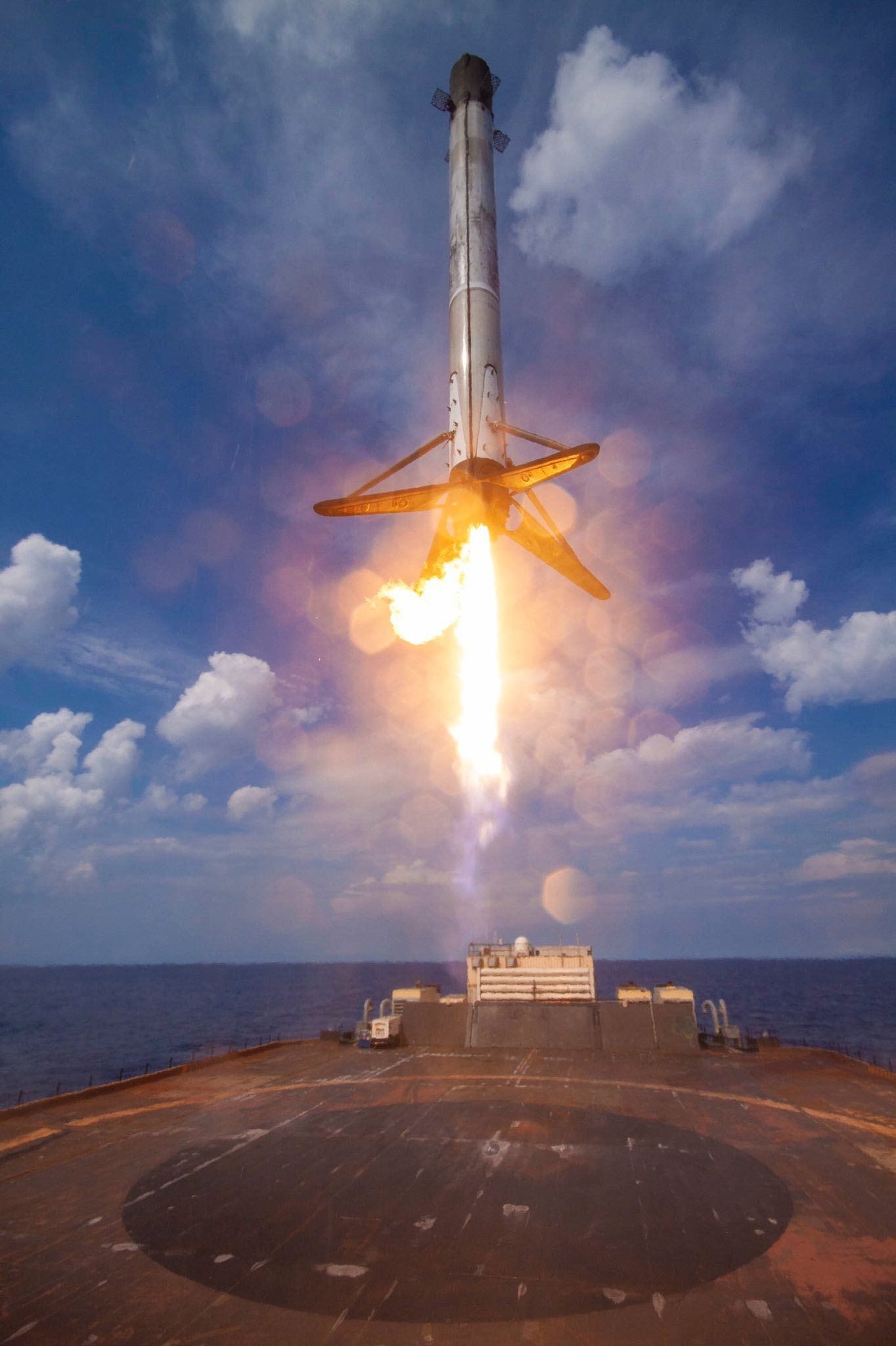 1364x2048 SpaceX Falcon 9: stunning images give razor-sharp view of droneship landing | Spacex falcon, Spacex falcon 9, Spacex