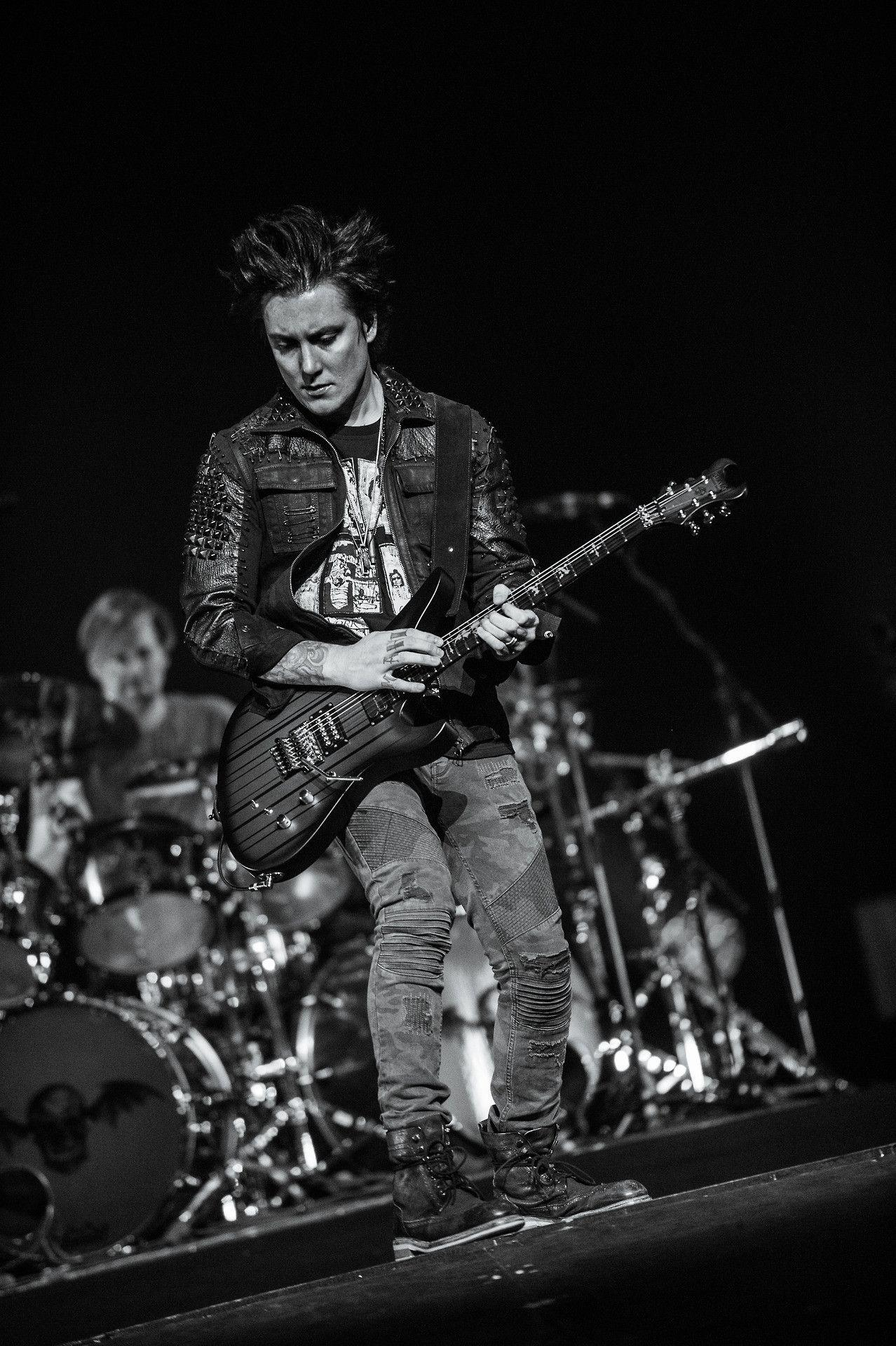 1278x1920 Synyster Gates Wallpapers Top Free Synyster Gates Backgrounds