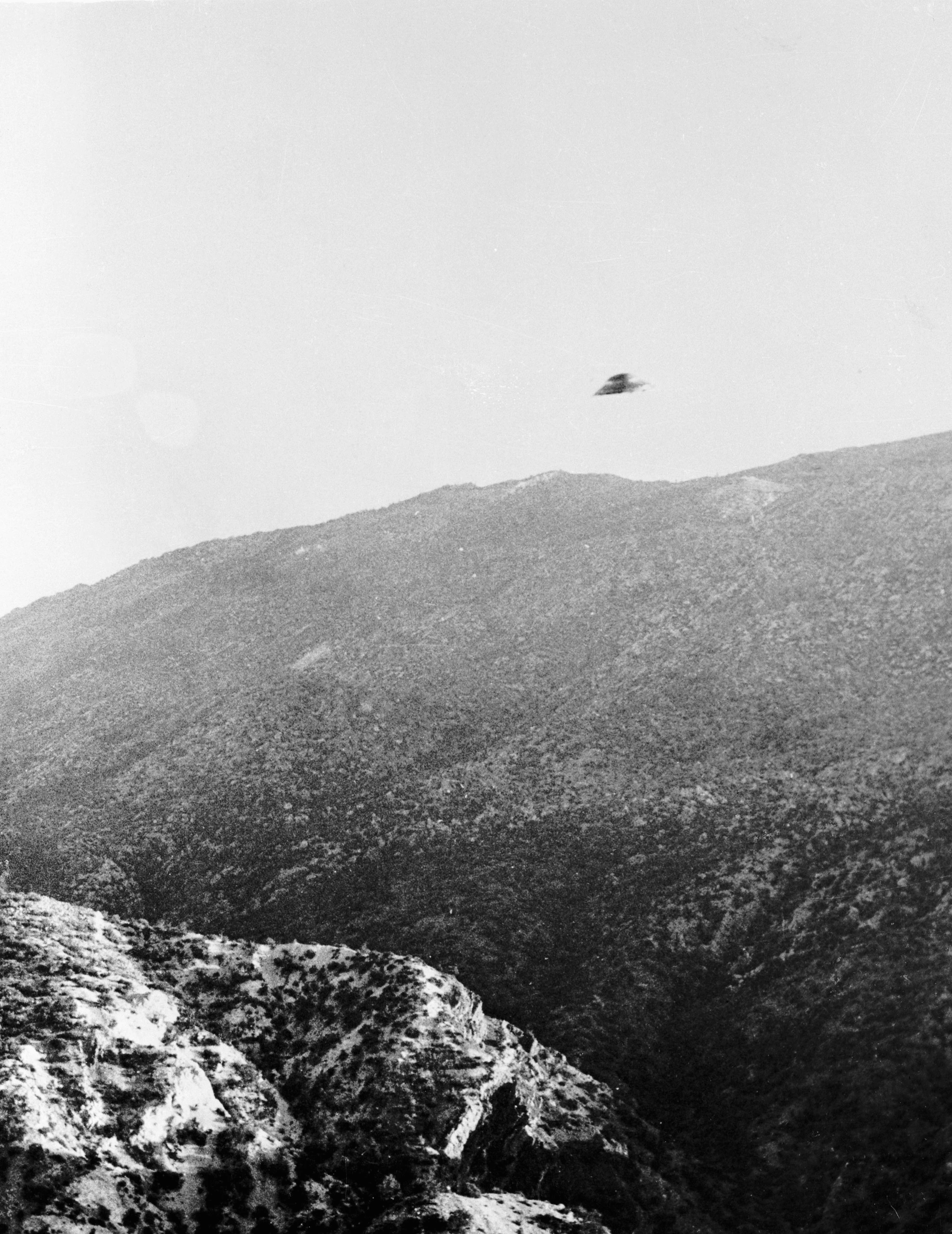 1975x2560 UFO Sighting Photos: 10 Unexplained Pictures From History | Time