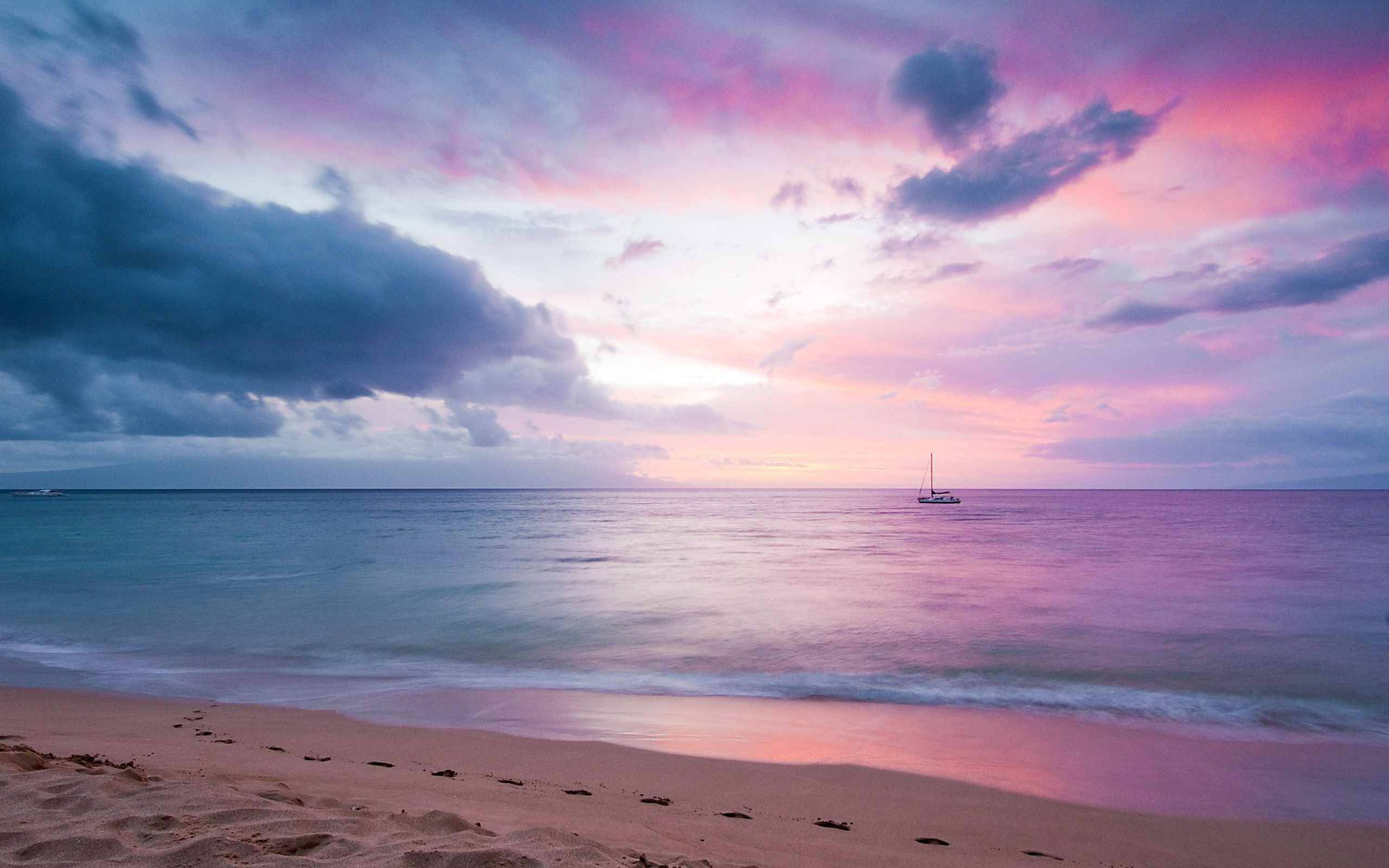 2560x1600 Download Pink Sunset On The Beach Wallpaper