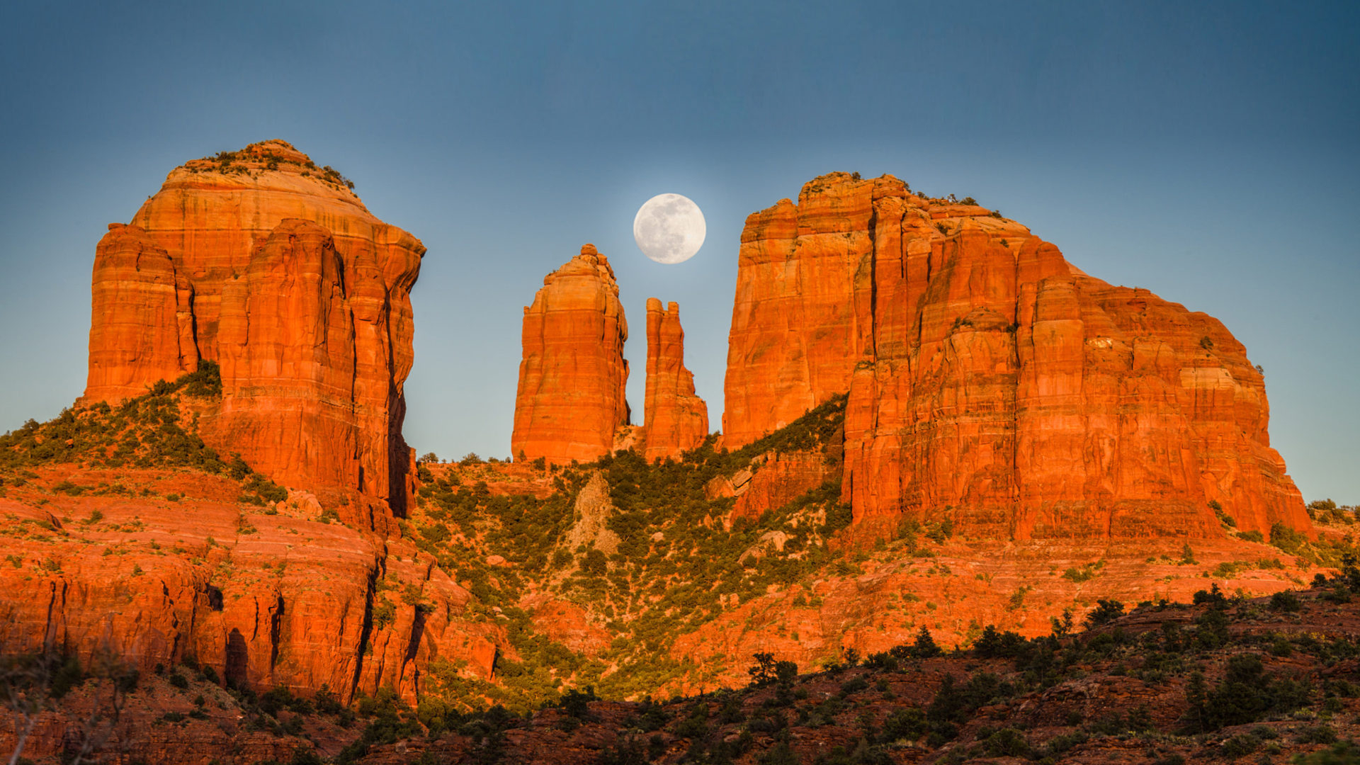 1920x1080 Sunset In Sedona Arizona Cathedral Rock And Moon Desktop